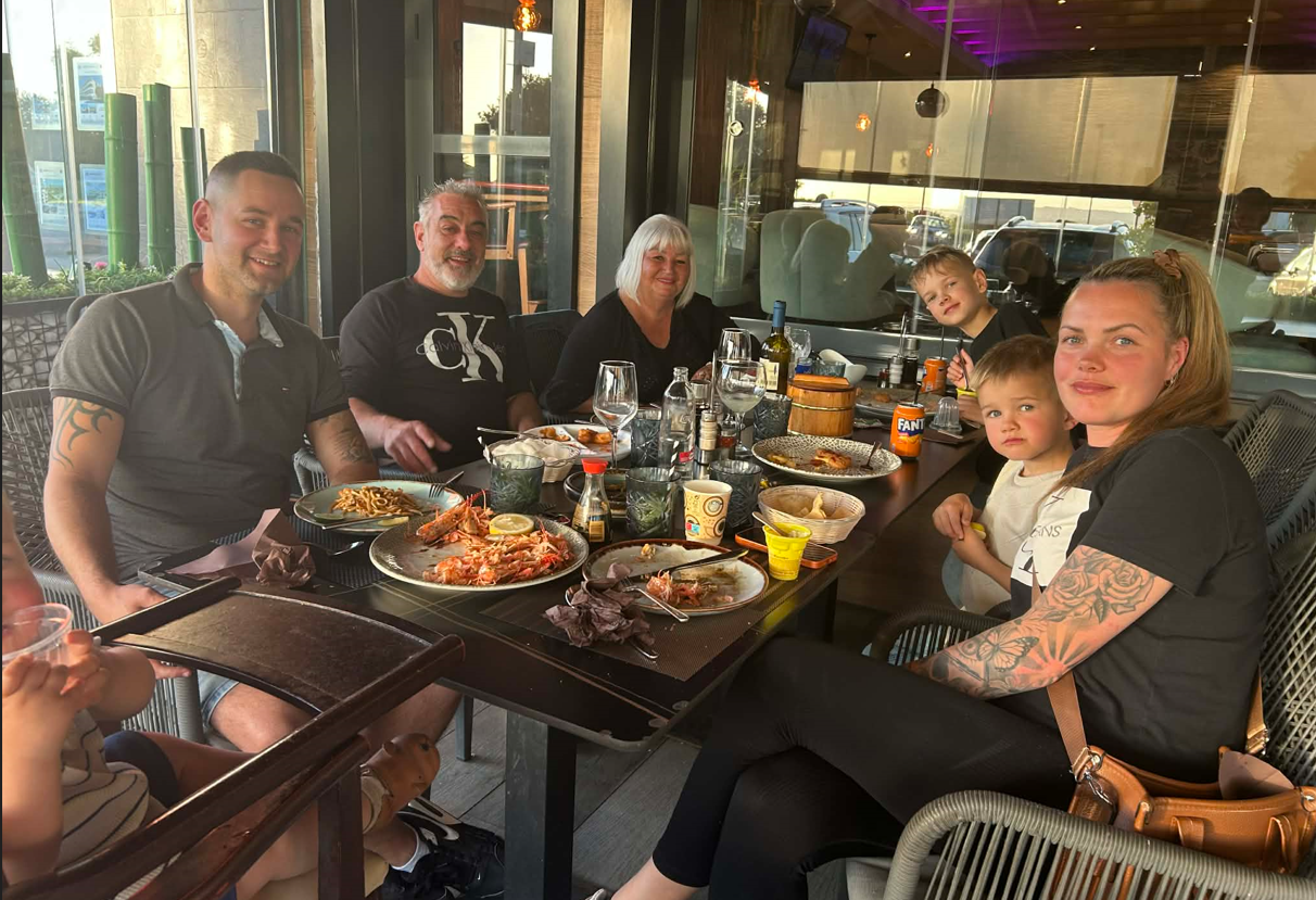 Suur Hispaania kokkuvõte: Kinnisvara, eluolu, bürkraatia, soovitused ja emotsioonid