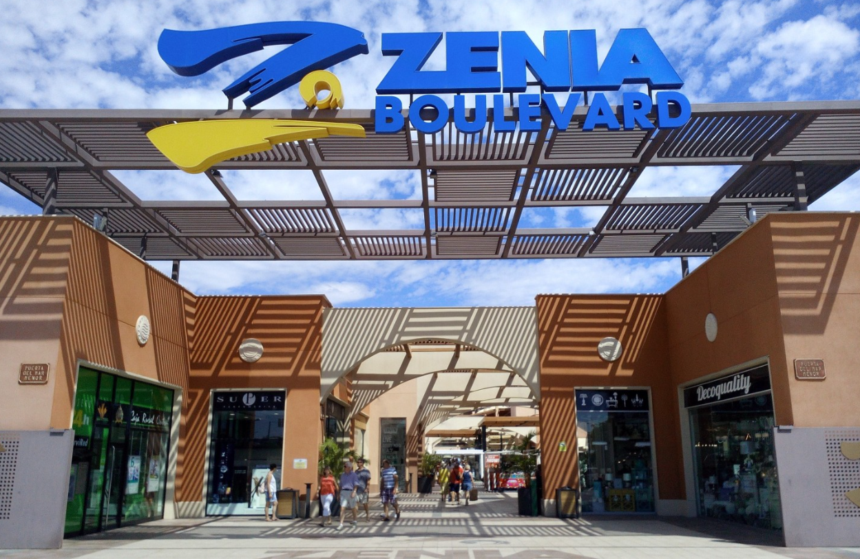 La Zenia Boulevard külastus ja transpordivalikud: Buss vs Takso